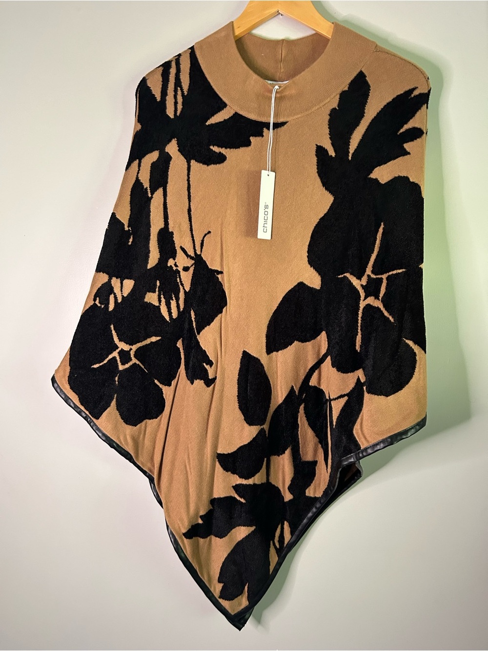 Chico's NWT Camel and Black Knit V-Neck Heavy Sweater Poncho